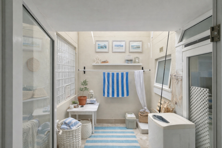 2 Bedroom Property for Sale in Harbour Island Western Cape